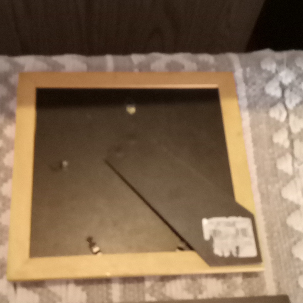2 picture frames - Picture 4 of 5